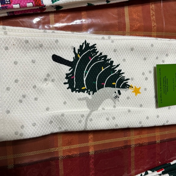 7 kate Spade Christmas dish towels - Picture 7 of 15
